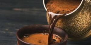 5 مكونات أضفها إلى القهوة لتحسين الهضم وحرق الدهون بكفاءة